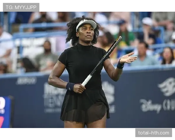 维纳斯·威廉姆斯随手一坐的沙发，怎么看都比我几个月工资值